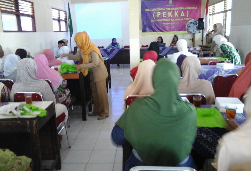 Fasilitasi Kegiatan Perempuan Kepala Keluarga (PEKKA)