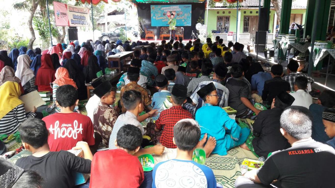 Kampanye GERMAS Pondok Pesantren di Ponpes Al Mahalli Brajan  