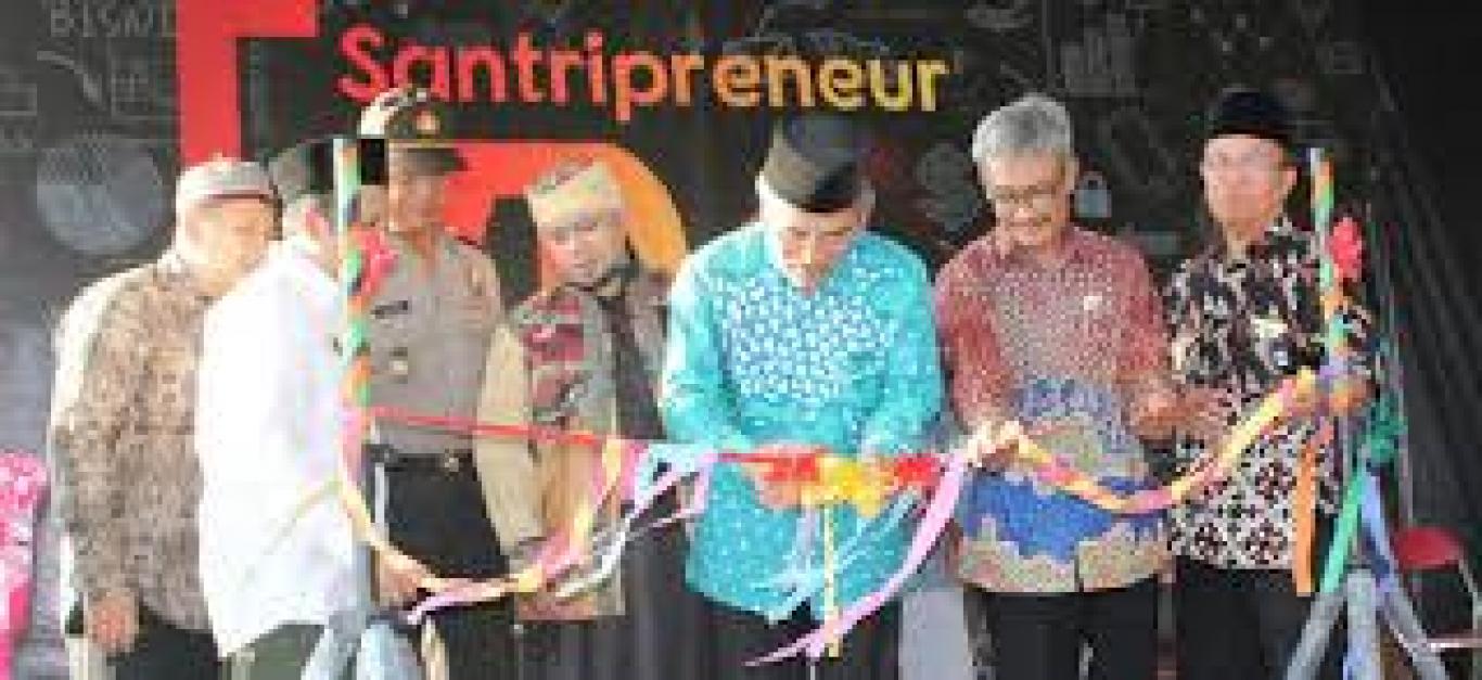 Santripeneur Expo 2019 di Lapangan Desa Wonokromo