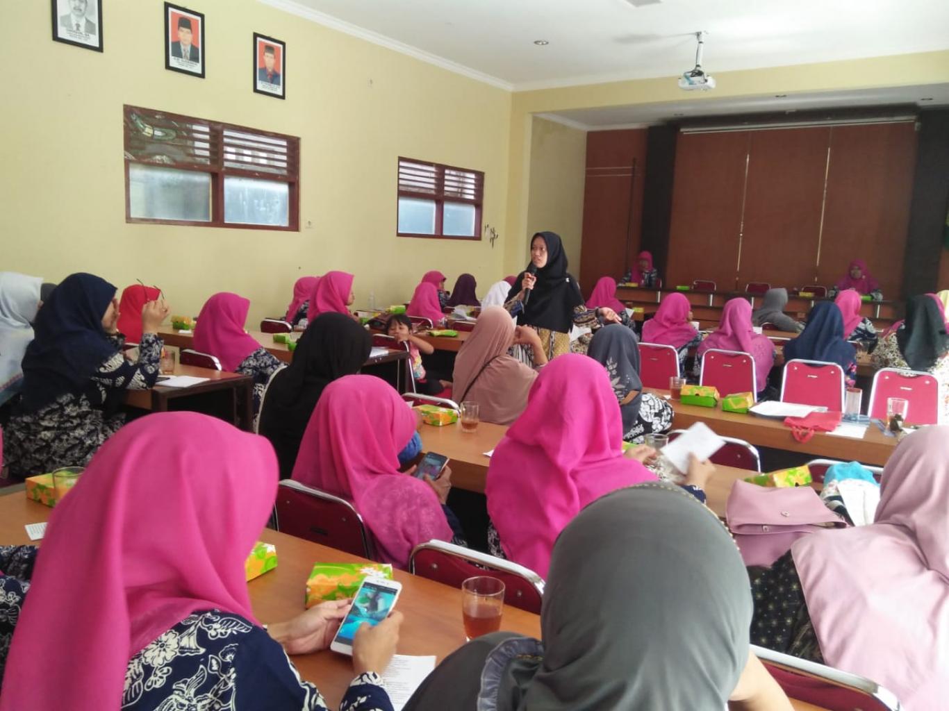 Sosialisasi Sadari pada Pertemuan PKK Desa Wonokromo