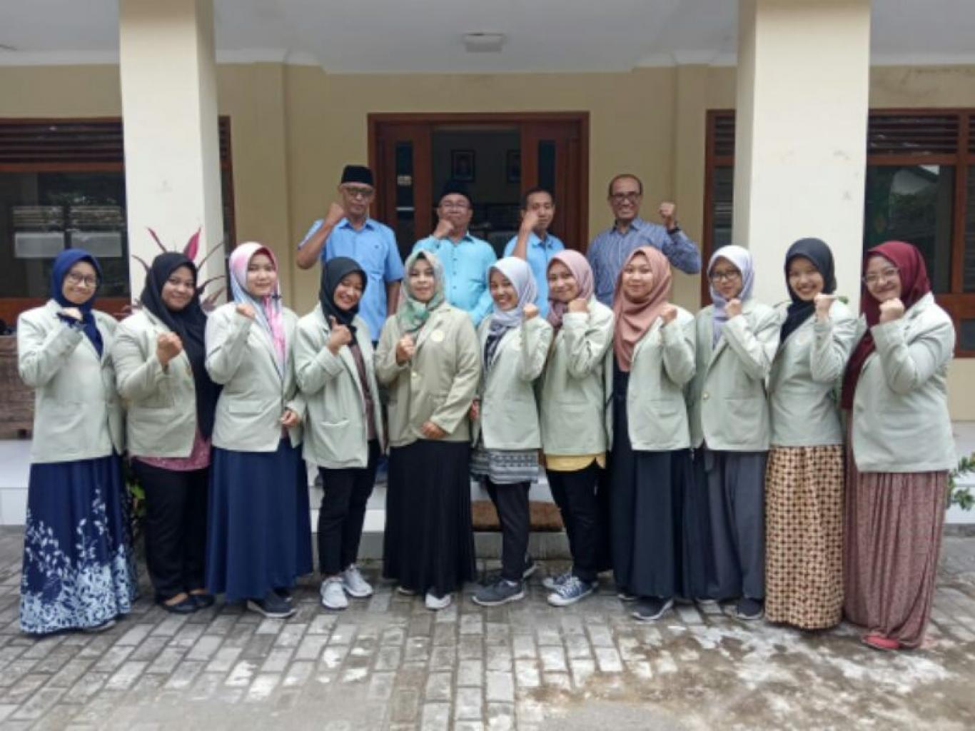 DUKUH BRAJAN MELEPAS MAHASISWA K3M UGM