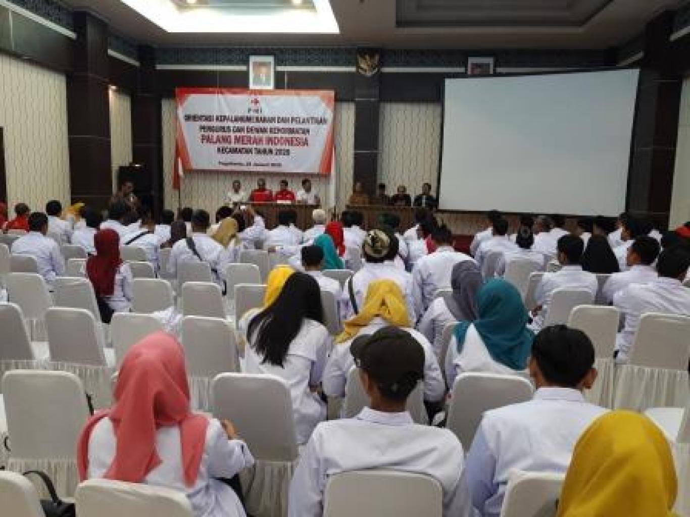 Pamong Desa Wonokromo Mengikuti Orientasi Kepalangmerahan 