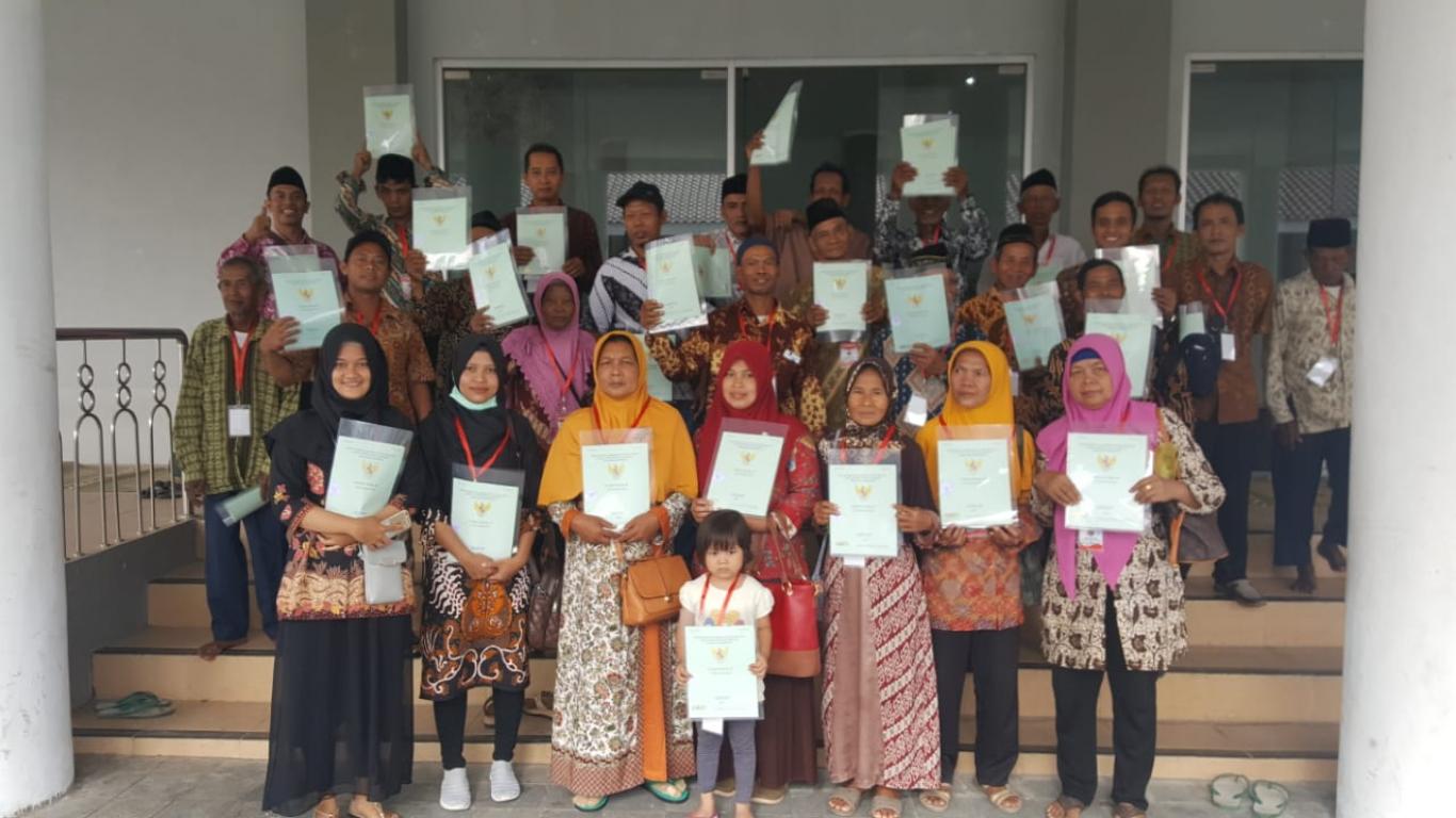 Warga Dusun Pandes II  Antusias Hadiri Acara Penyerahan Sertifikat Program PTSL di Kulonprogo