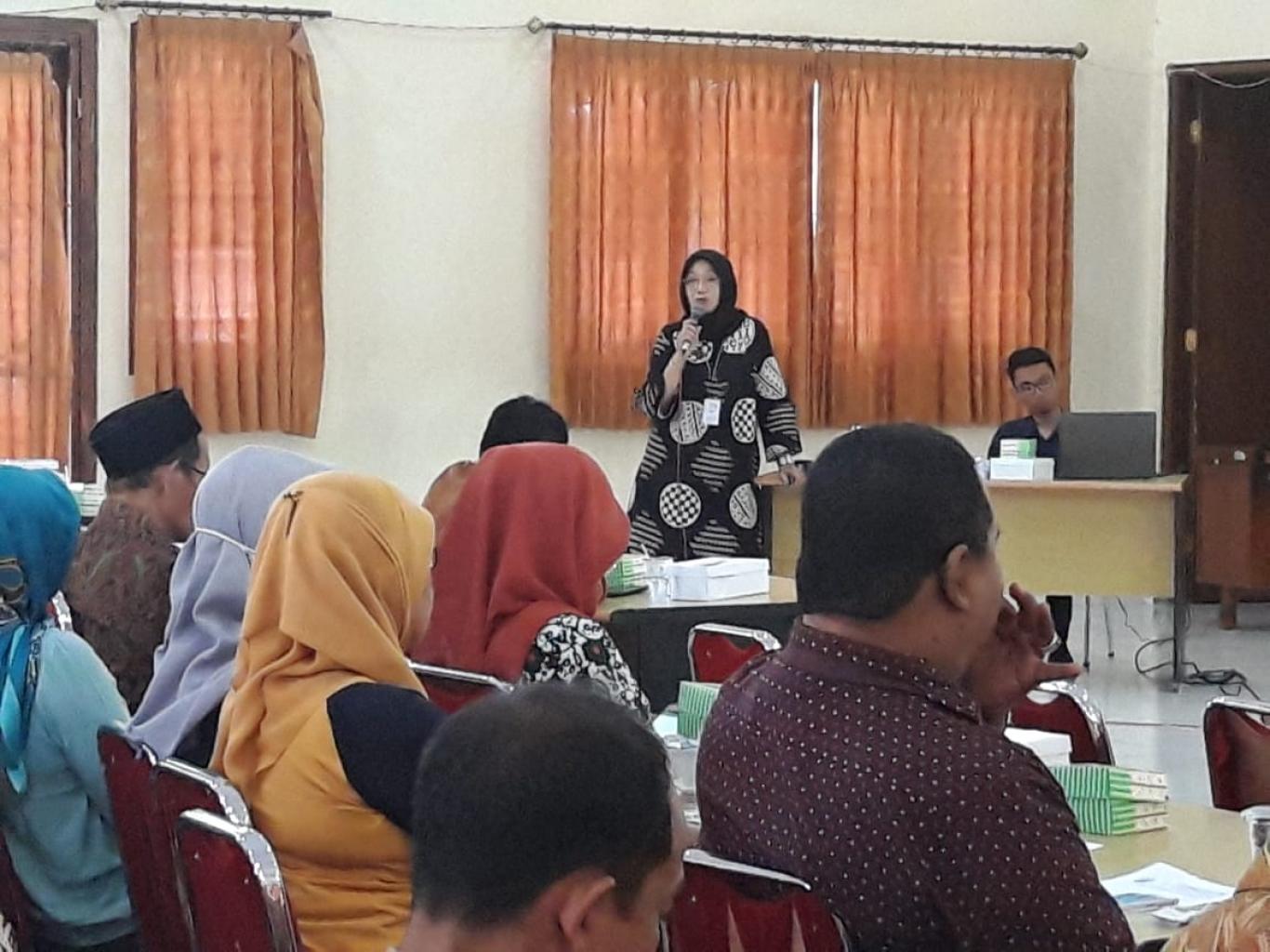 Operator SIK-NG dan Fasilitator Puskesos  Wonokromo Hadiri Rakor SLRT