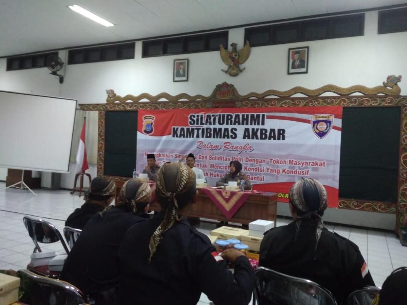 Pamong Desa Wonokromo Hadiri Silaturahmi Kamtibmas Akbar