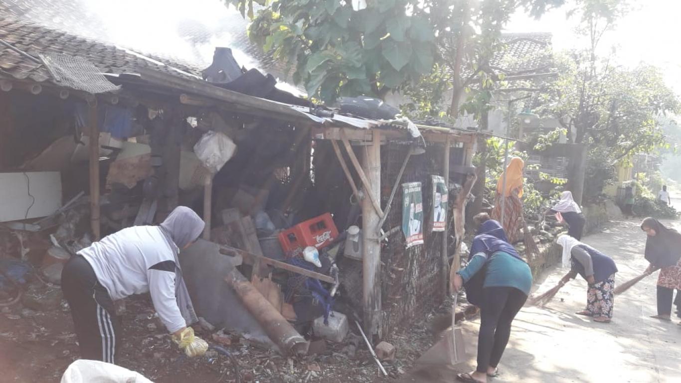 Antisipasi DBD, Warga Dusun Pandes 1 Giat Gotong Royong