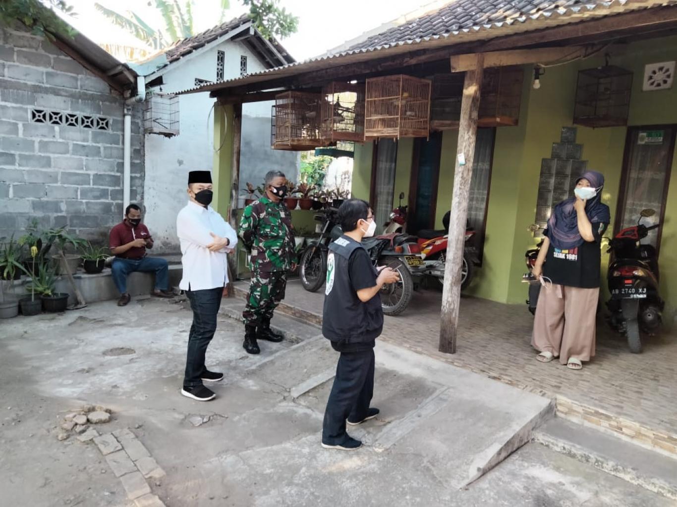 Penyemprotan Desinfektan dan Tracing ke Rumah Warga Isolasi Mandiri