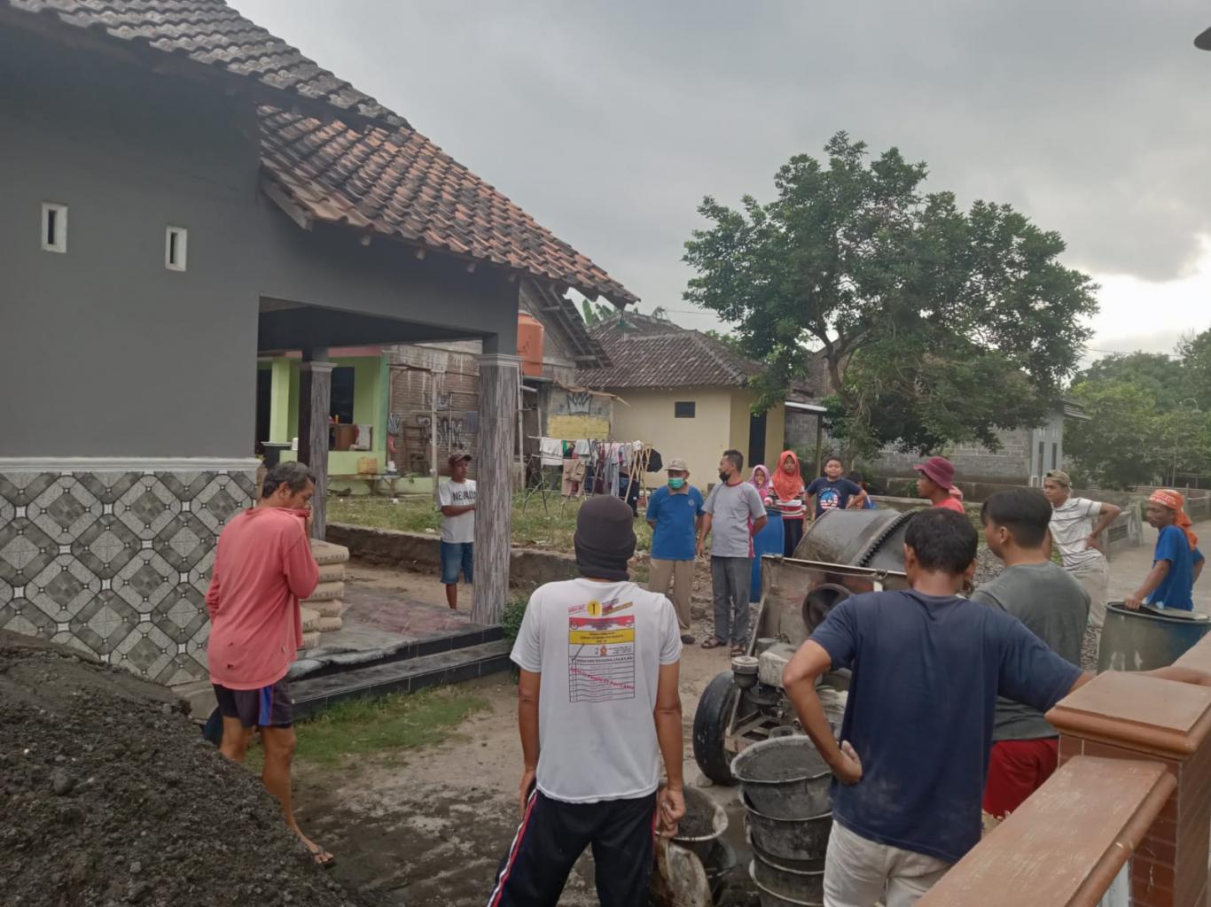 Lurah Wonokromo Monitoring Kegiatan BKK di Karanganom RT 09