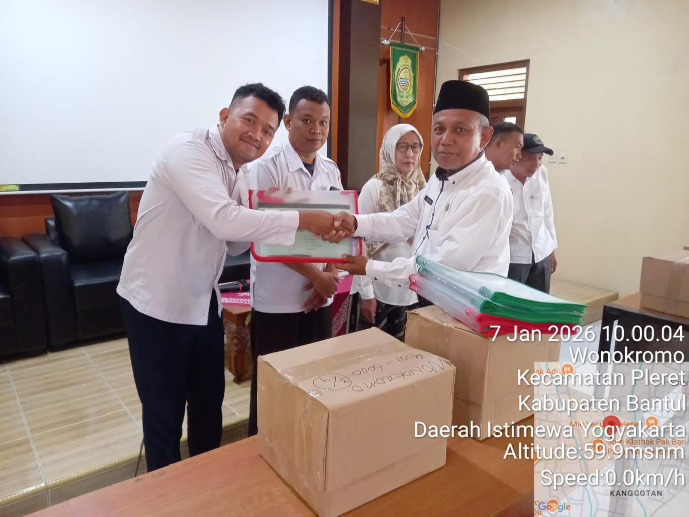 Lurah Wonokromo Serahkan SPPT PBB-P2 Tahun 2026 kepada 12 Pedukuhan